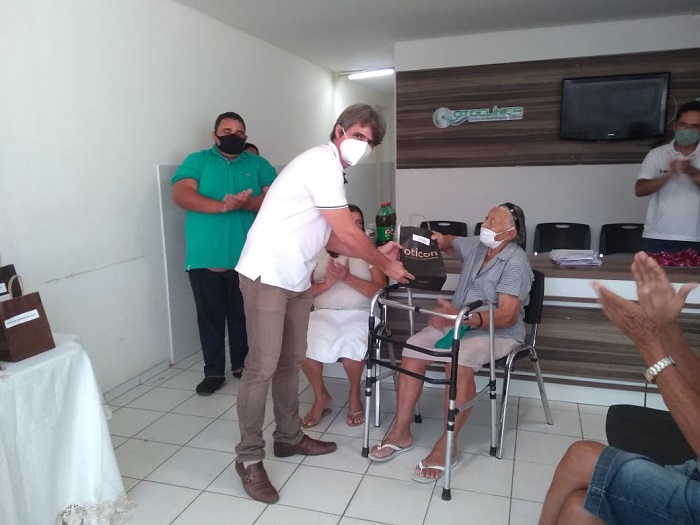 Prefeitura de Sousa entrega aparelhos auditivos aos pacientes da Otoclínica Municipal; saiba mais 